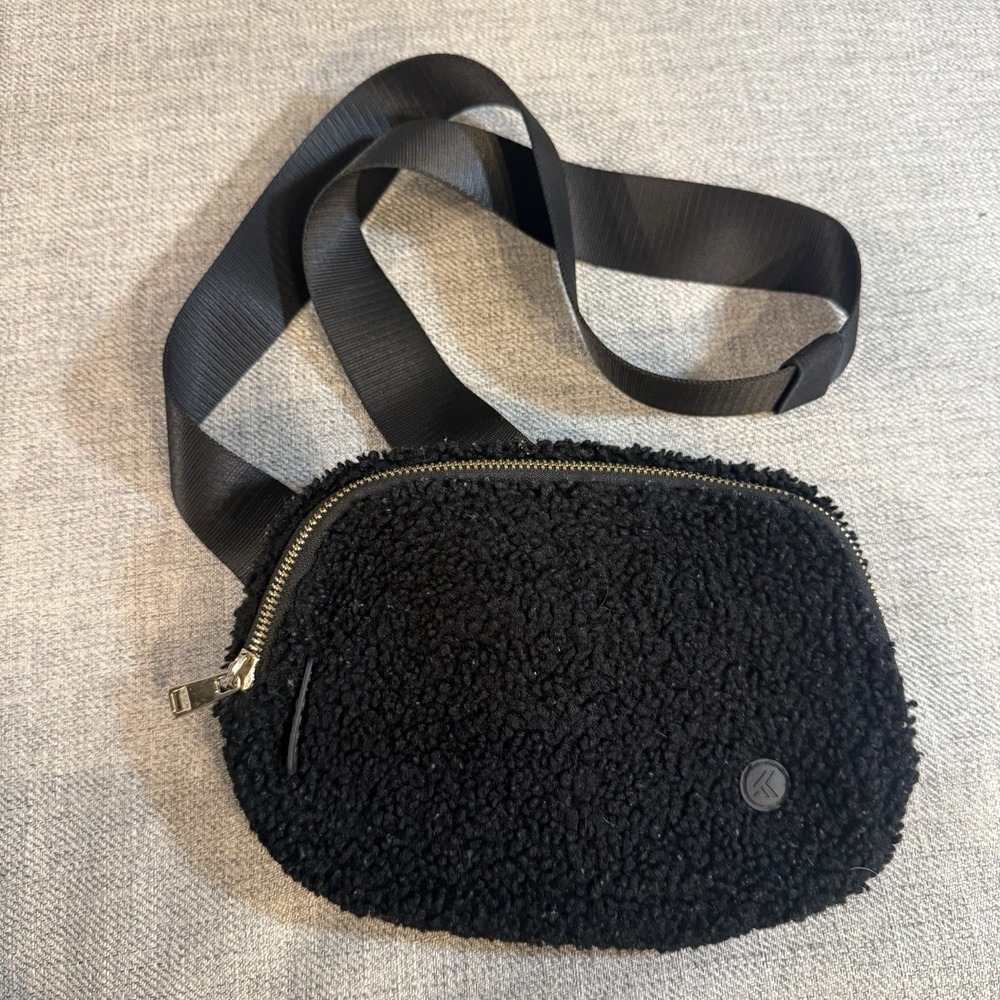 Kyodan Sherpa Belt Bag Black Fleece Crossbody Mini Waist Pack Zip